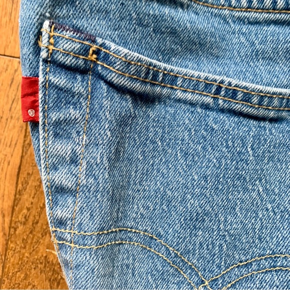 Levi 501 Purposely distressed (blank Red tab) - Picture 7 of 11